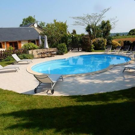 3 Self-Contained Gites With Pool And Games Room Saint-Georges-de-Noisné Esterno foto