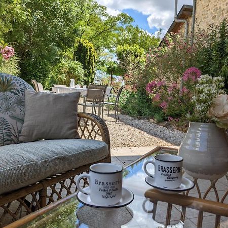 3 Self-Contained Gites With Pool And Games Room Saint-Georges-de-Noisné Esterno foto
