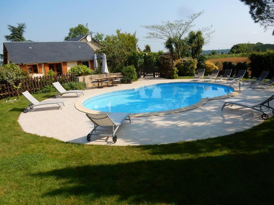 3 Self-Contained Gites With Pool And Games Room Saint-Georges-de-Noisné Esterno foto