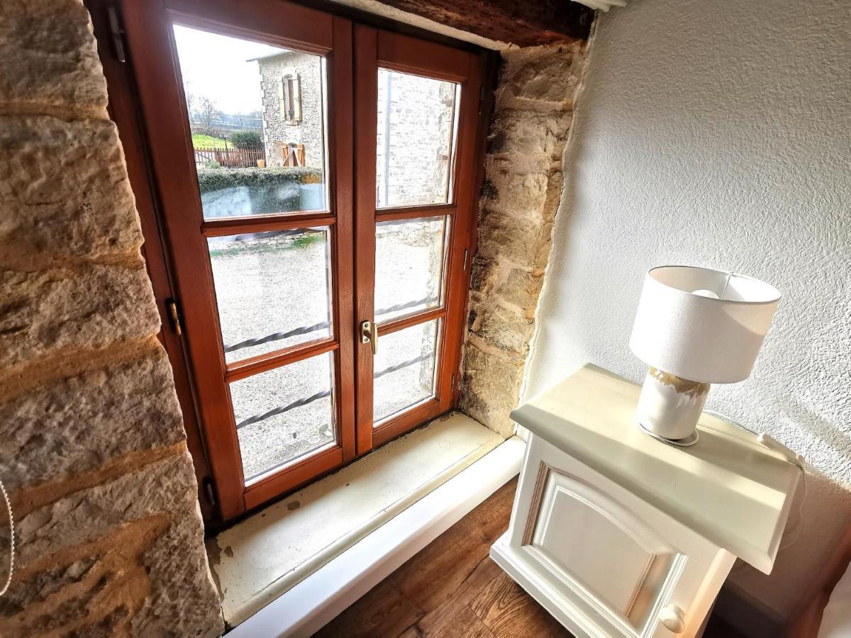 3 Self-Contained Gites With Pool And Games Room Saint-Georges-de-Noisné Esterno foto