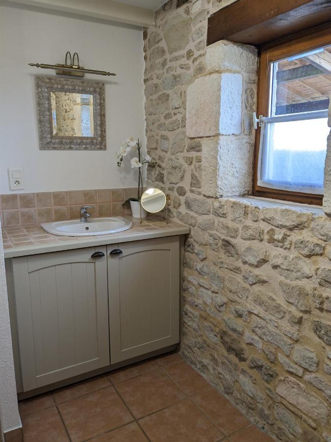 3 Self-Contained Gites With Pool And Games Room Saint-Georges-de-Noisné Esterno foto