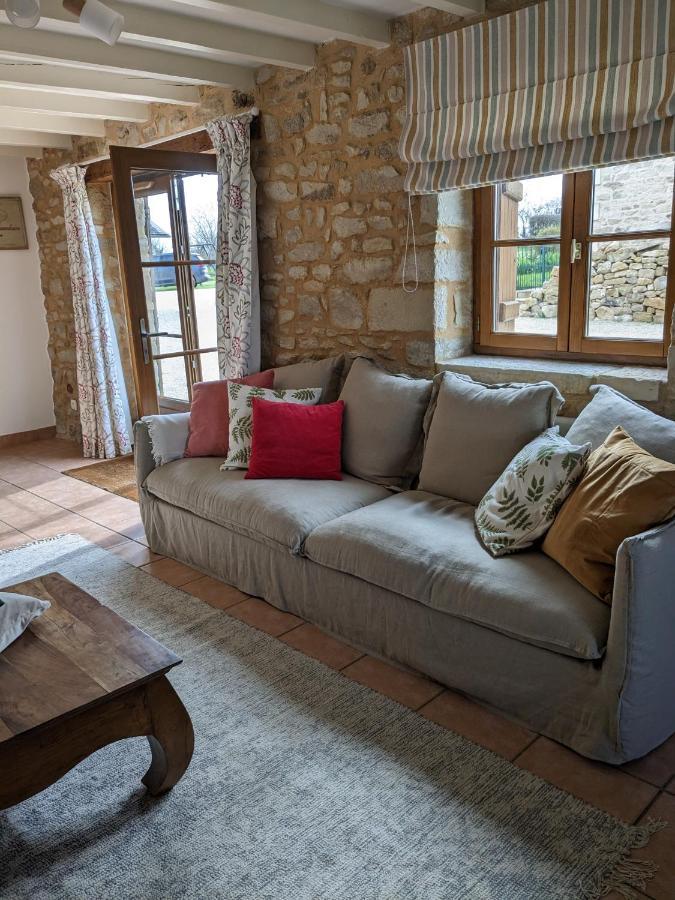 3 Self-Contained Gites With Pool And Games Room Saint-Georges-de-Noisné Esterno foto