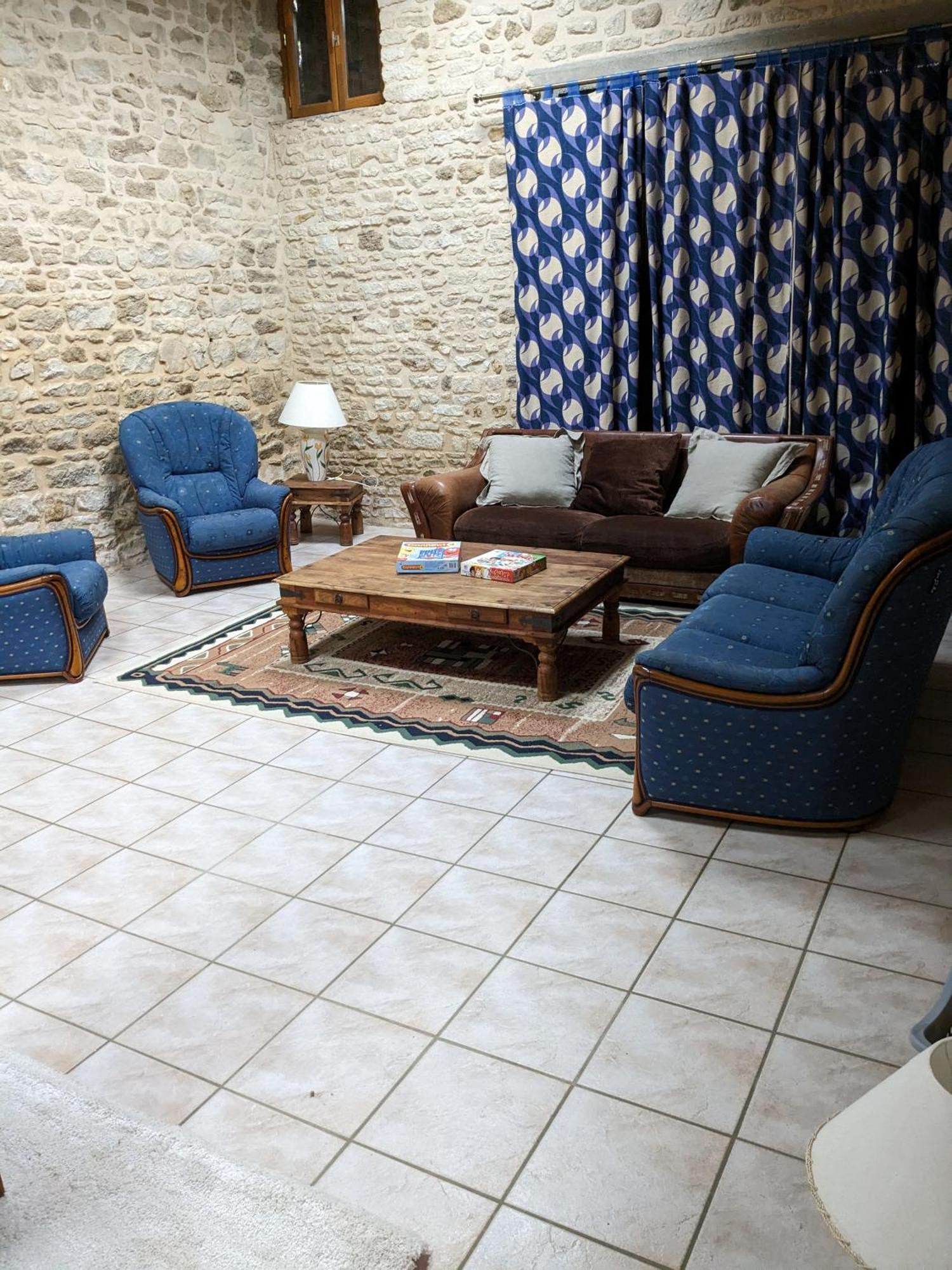 3 Self-Contained Gites With Pool And Games Room Saint-Georges-de-Noisné Esterno foto